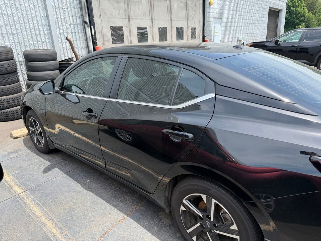 Used 2025 Nissan Sentra SV FWD image 7