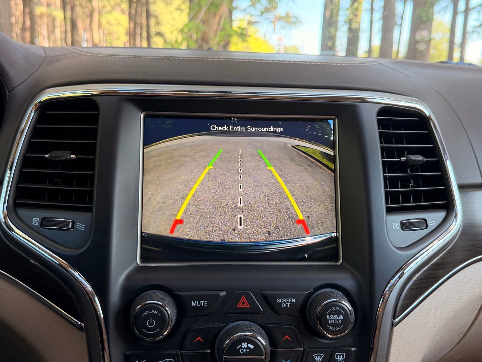 Used 2018 Jeep Grand Cherokee Overland AWD/4WD image 5