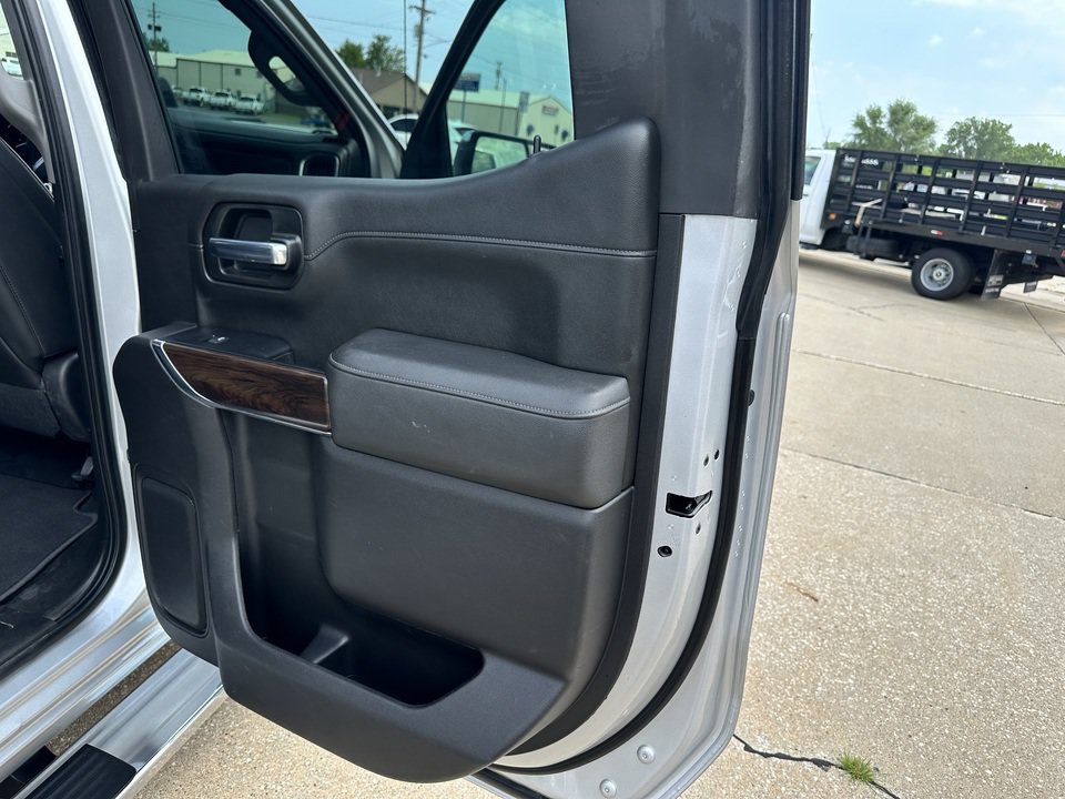 Used 2021 GMC Sierra 1500 SLT w/ SLT Premium Plus Package AWD/4WD image 16