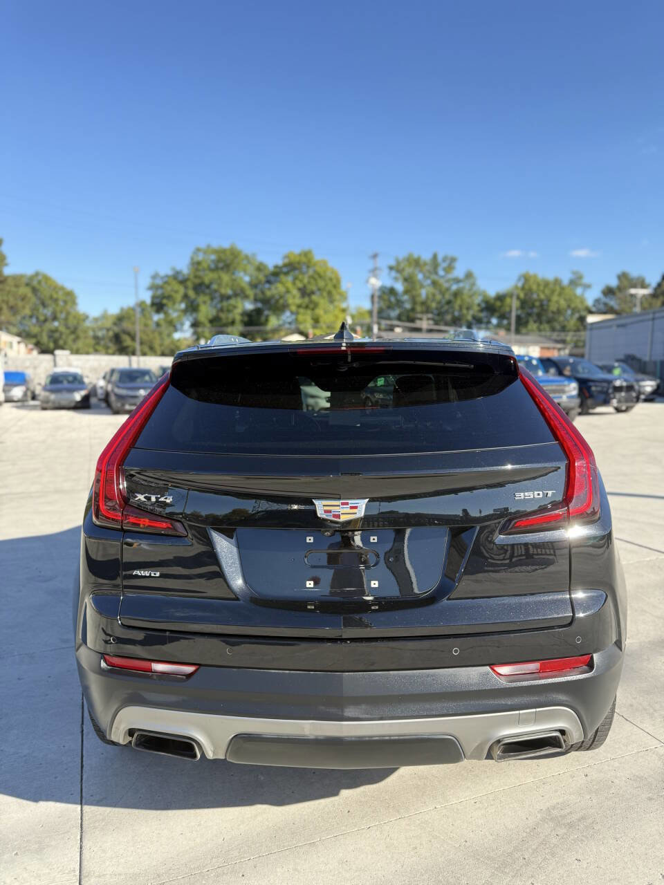 Used 2020 Cadillac XT4 Premium Luxury w/ Cold Weather Package image 5