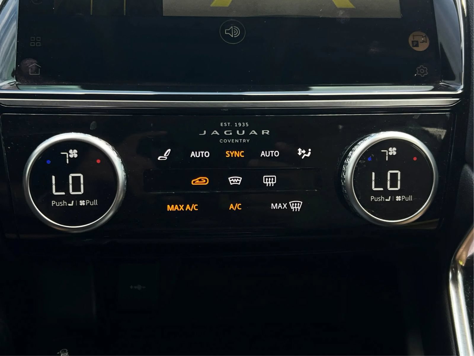 Used 2022 Jaguar E-PACE SE AWD/4WD image 40