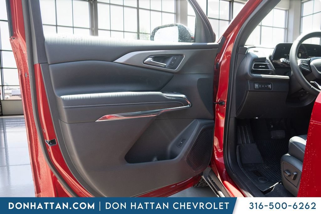 New 2026 Chevrolet Traverse LT w/ Midnight/Sport Edition AWD/4WD image 16