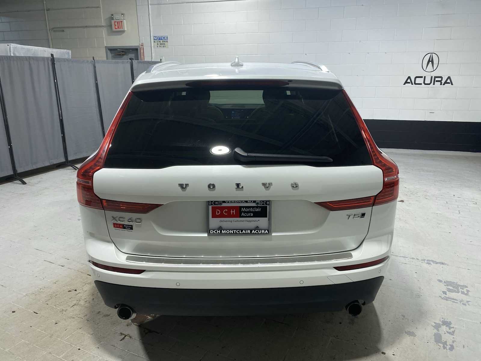 Used 2019 Volvo XC60 T5 Momentum w/ Multimedia Package AWD/4WD image 5
