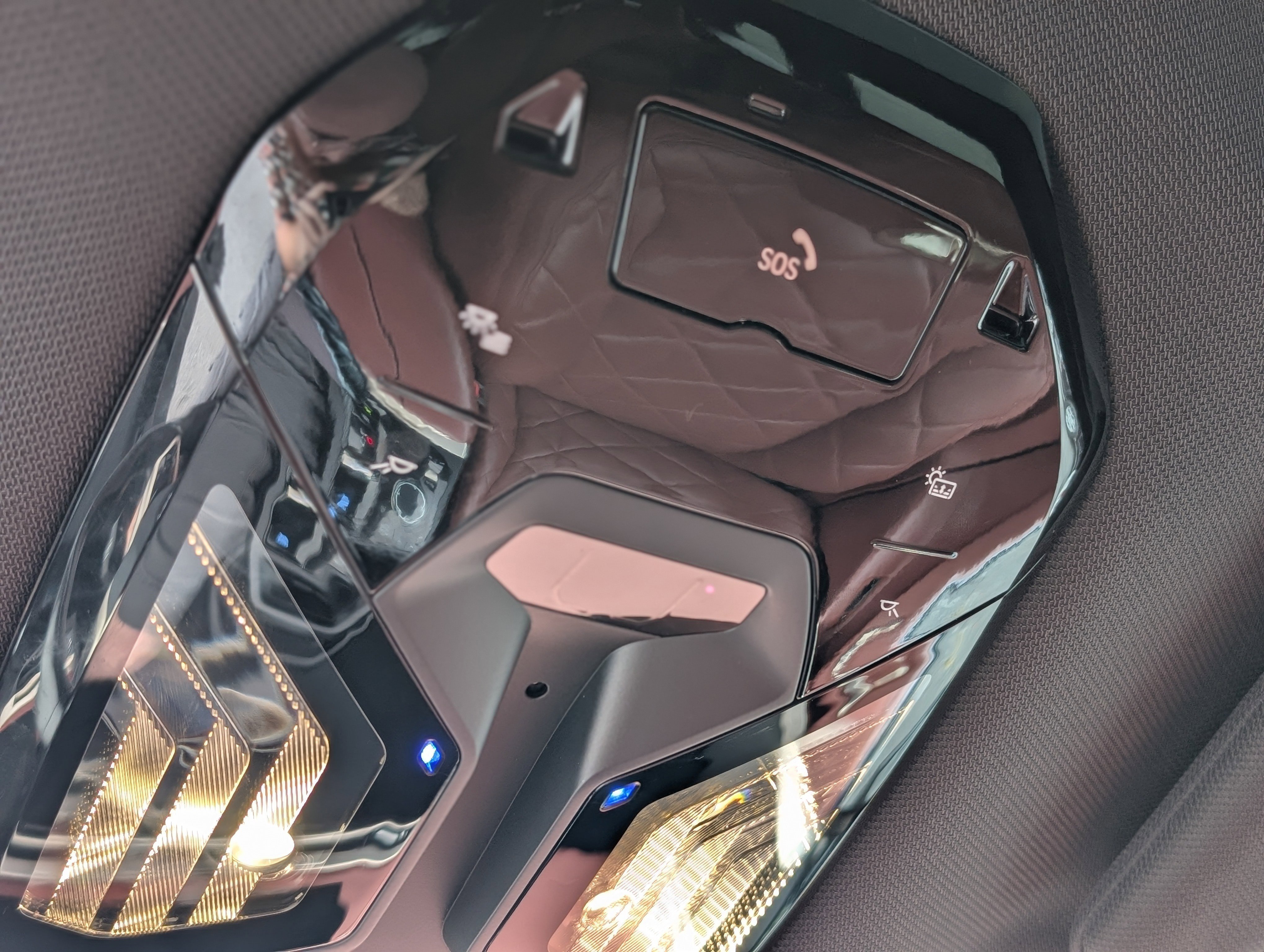 Used 2023 BMW iX xDrive50 w/ Sport Package image 34