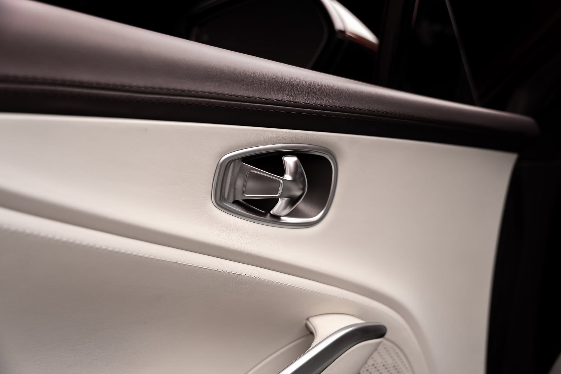 Used 2023 Aston Martin DBX AWD/4WD image 52