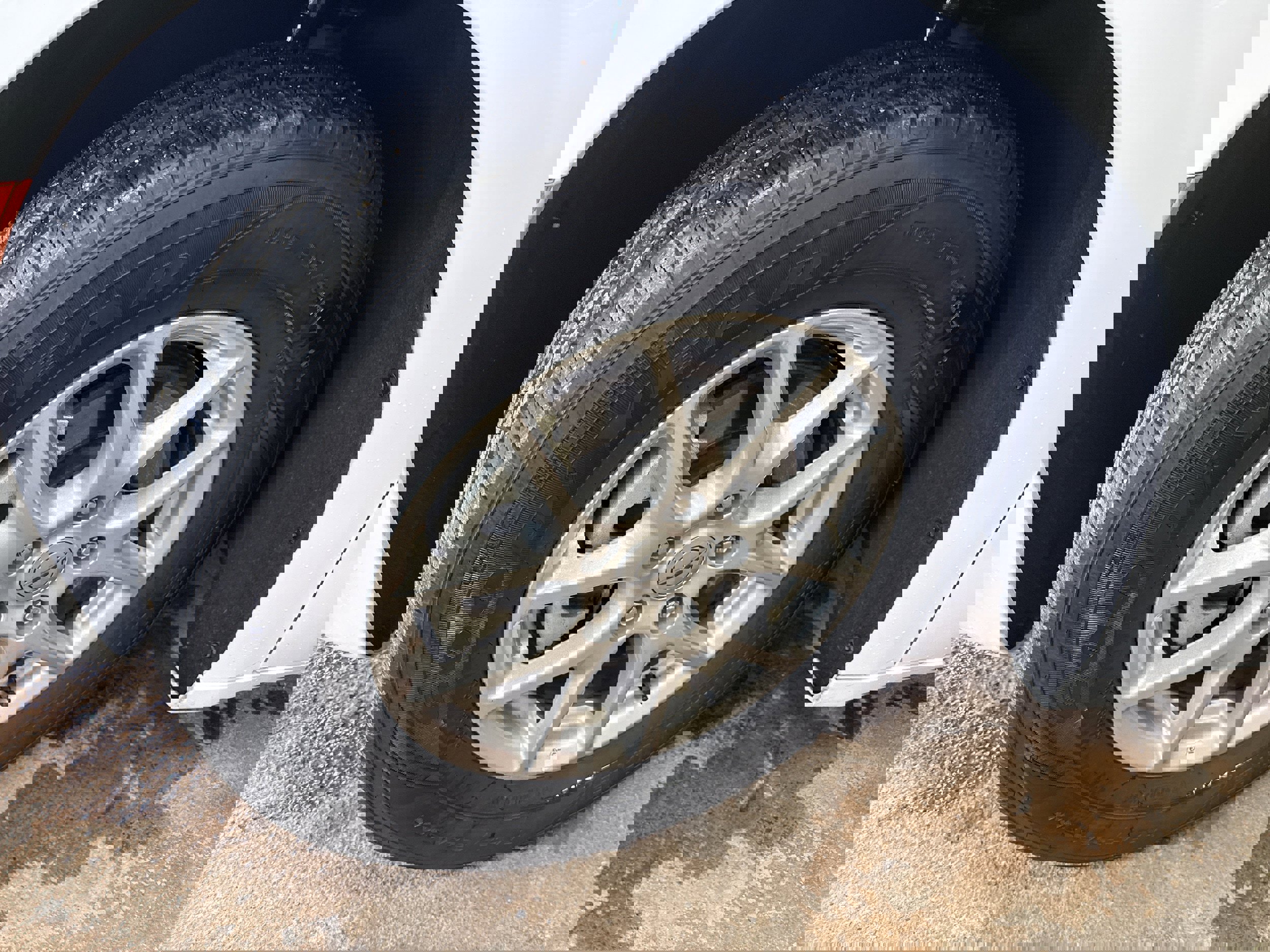 Used 2024 Chrysler Pacifica Touring-L image 4