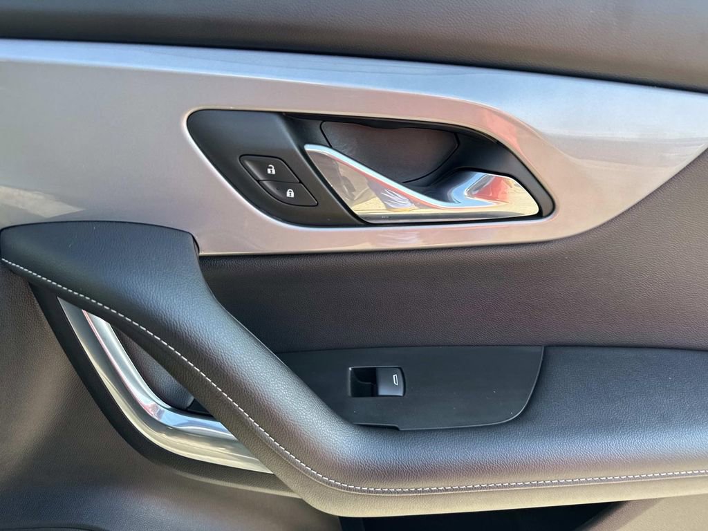 Certified 2025 Chevrolet Blazer LT image 15