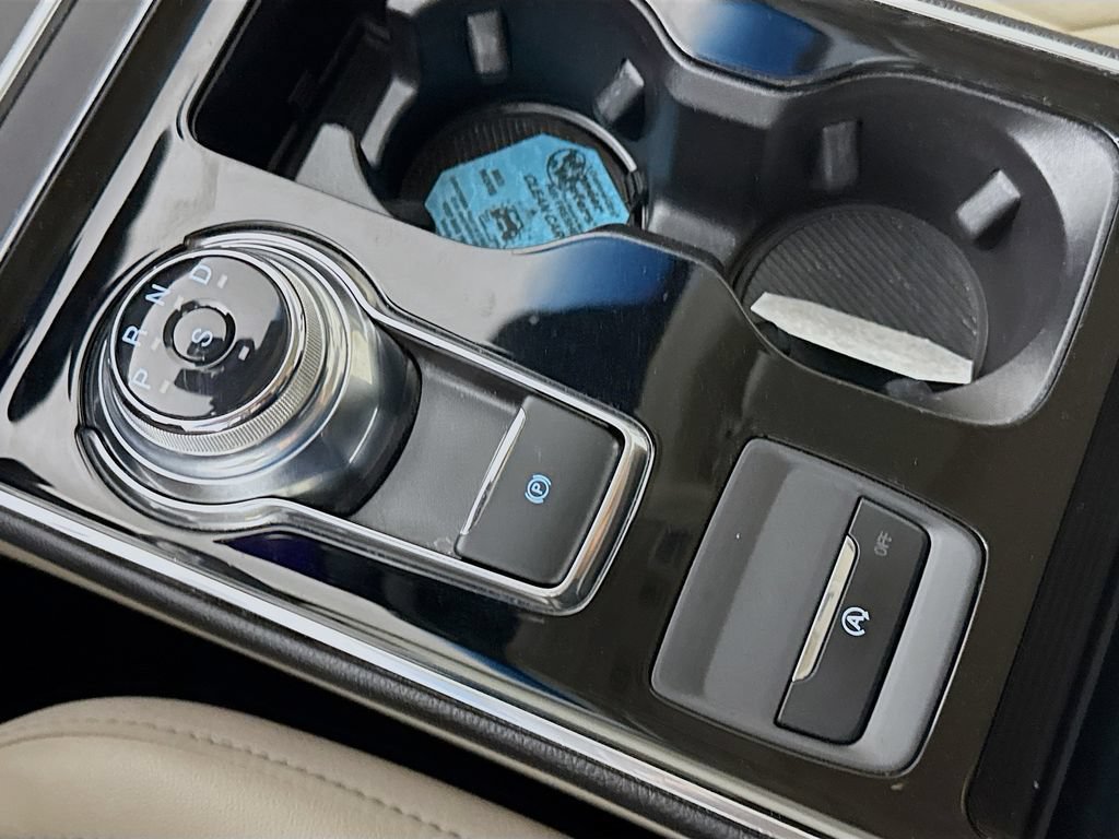 Used 2019 Ford Edge Titanium FWD image 21