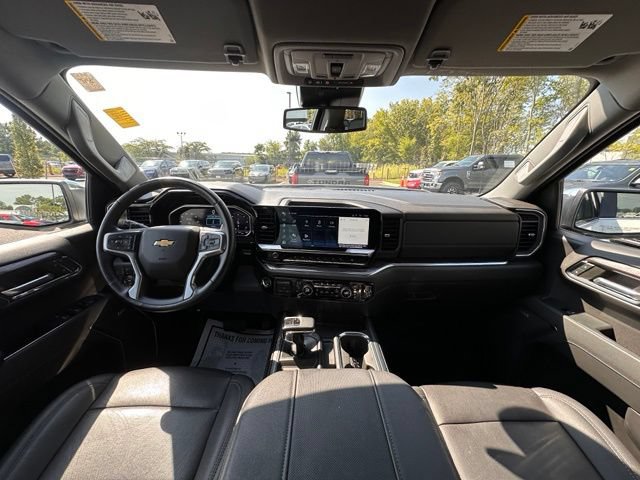 Used 2023 Chevrolet Silverado 1500 LTZ AWD/4WD image 2