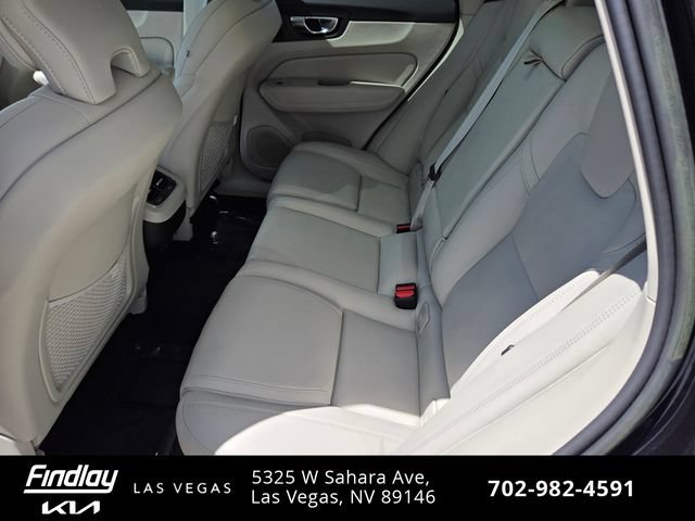 Used 2023 Volvo XC60 B5 Ultimate w/ Protection Package Premier FWD image 16