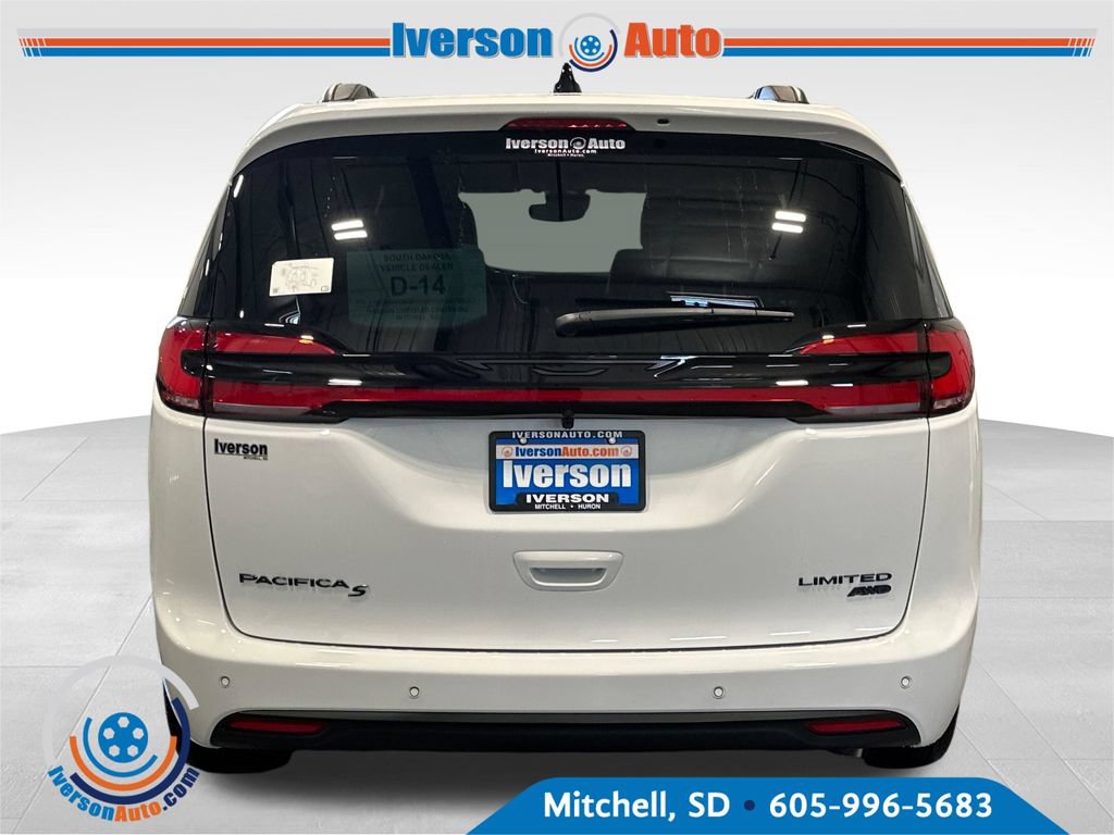 New 2027 Chrysler Pacifica Limited AWD/4WD image 6