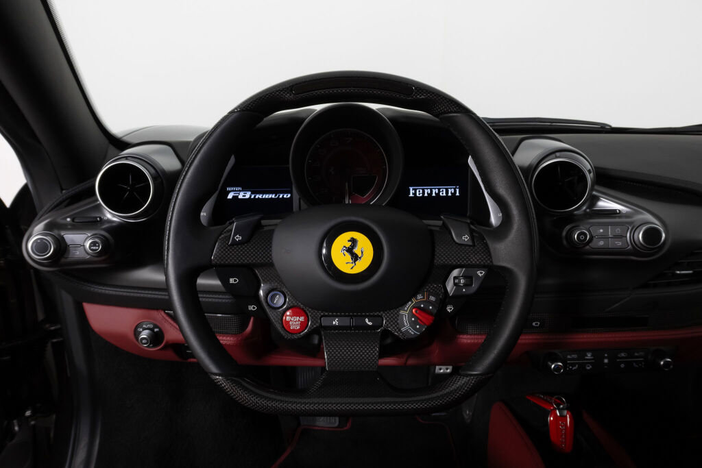 Used 2022 Ferrari F8 Tributo image 31