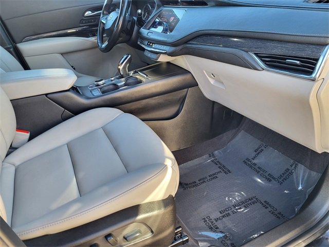 Used 2023 Cadillac XT4 Premium Luxury image 17