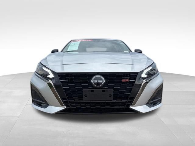 Used 2023 Nissan Altima 2.0 SR FWD image 3