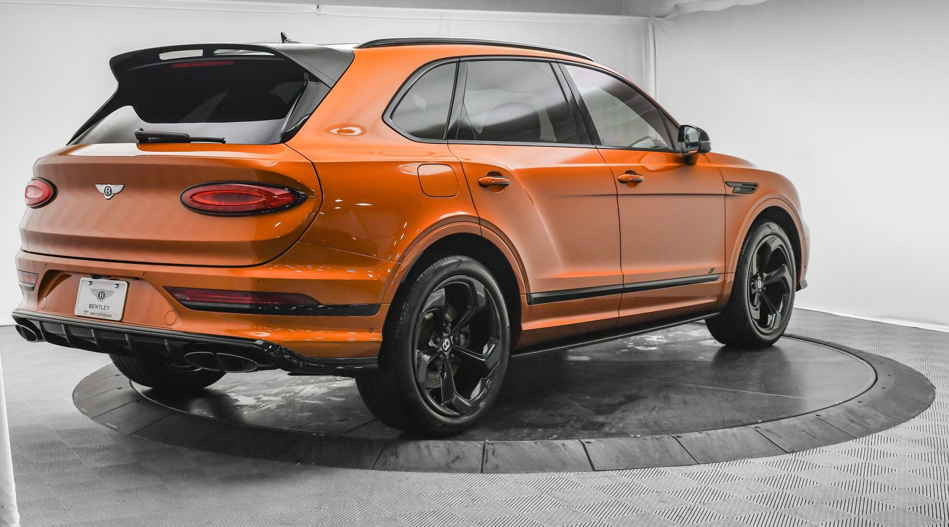 Certified 2022 Bentley Bentayga image 9