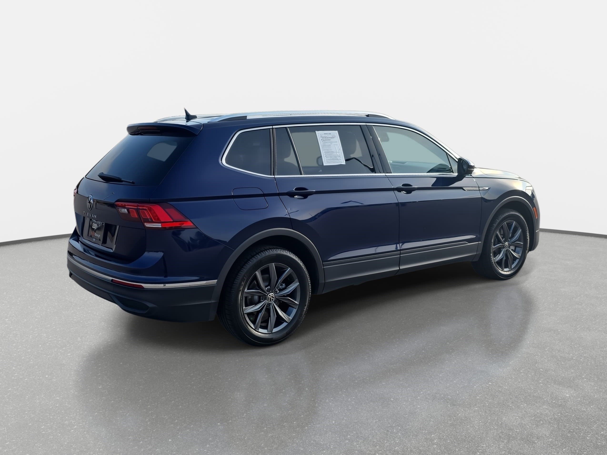 Used 2022 Volkswagen Tiguan SE image 5