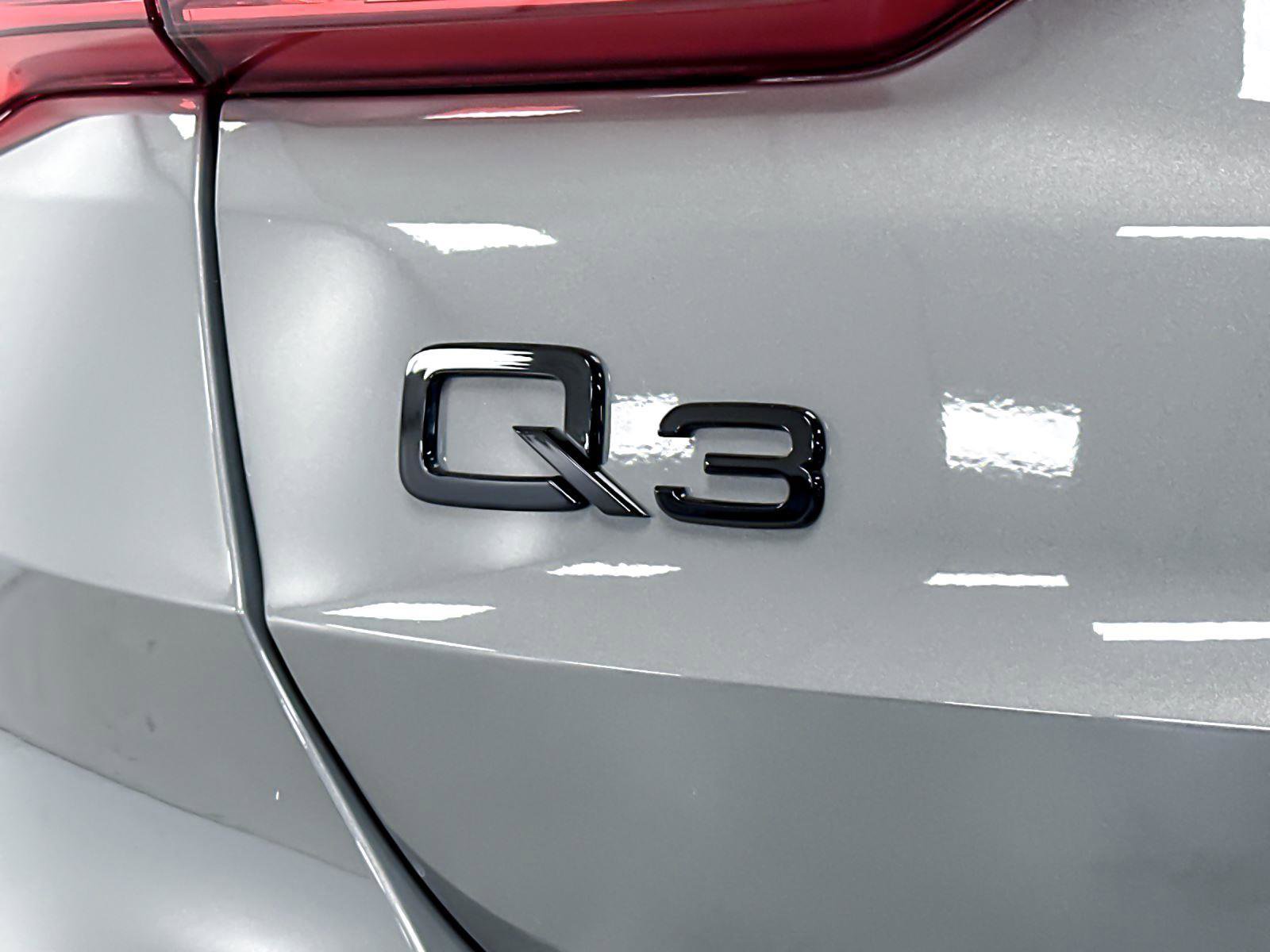 Certified 2025 Audi Q3 2.0T Premium w/ Convenience Package AWD/4WD image 26