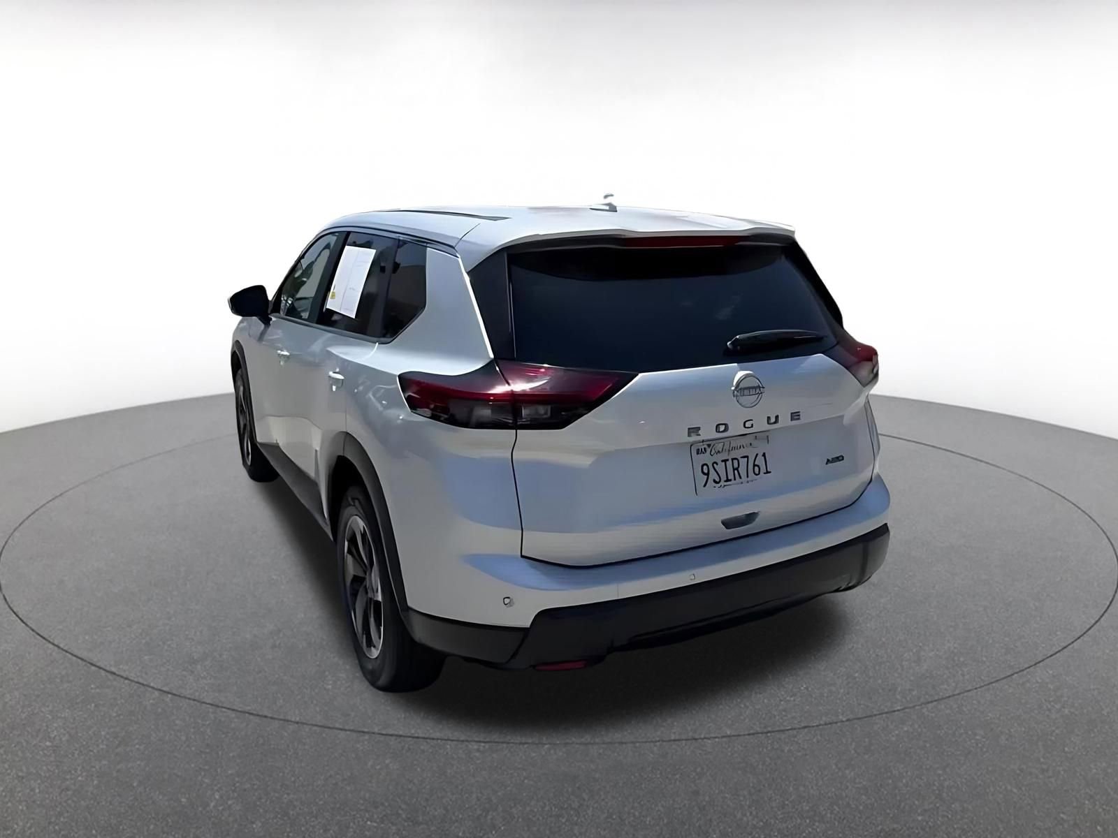 Used 2025 Nissan Rogue SV AWD/4WD image 11