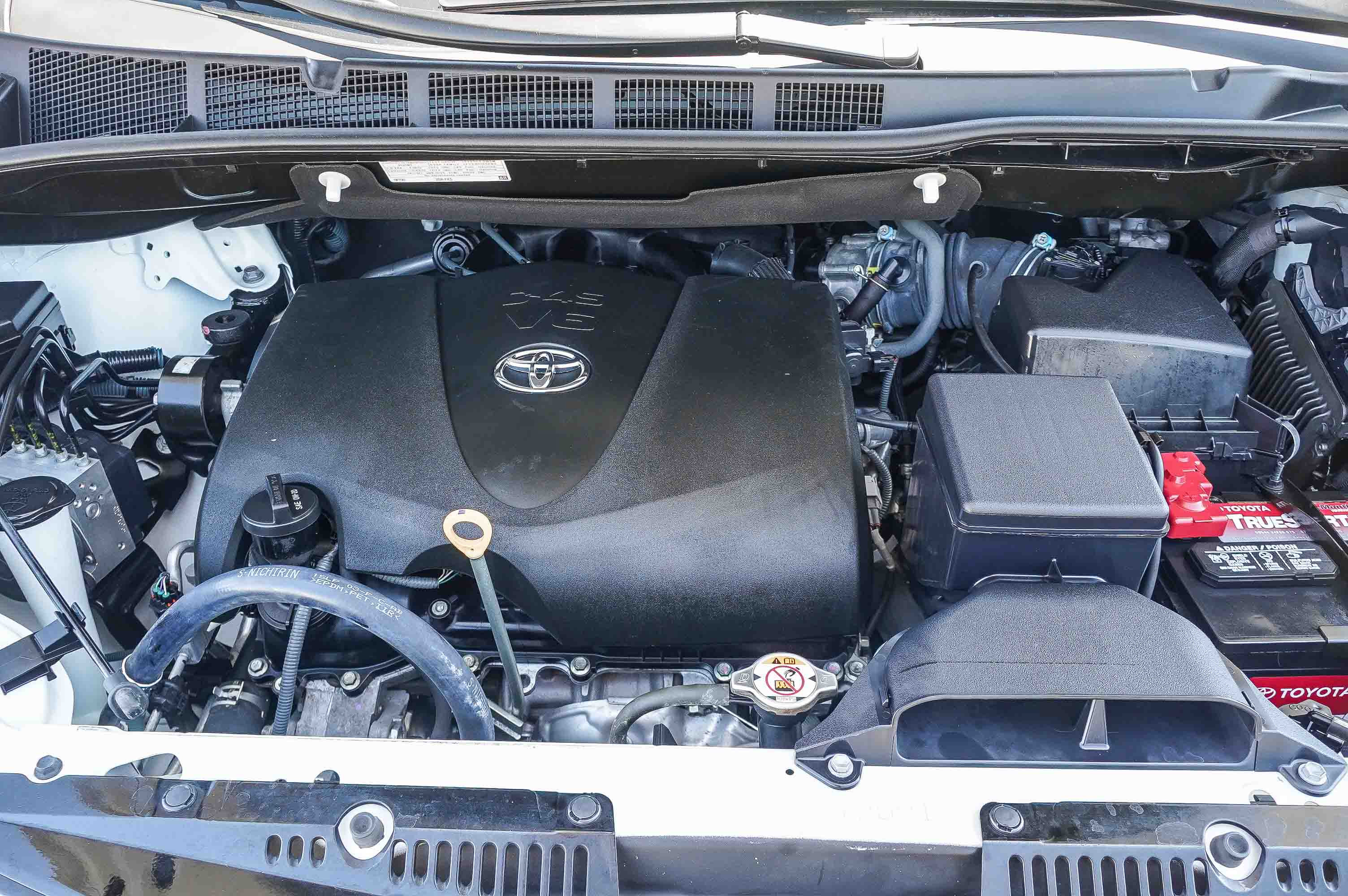 Used 2020 Toyota Sienna SE w/ Nightshade Edition FWD image 29