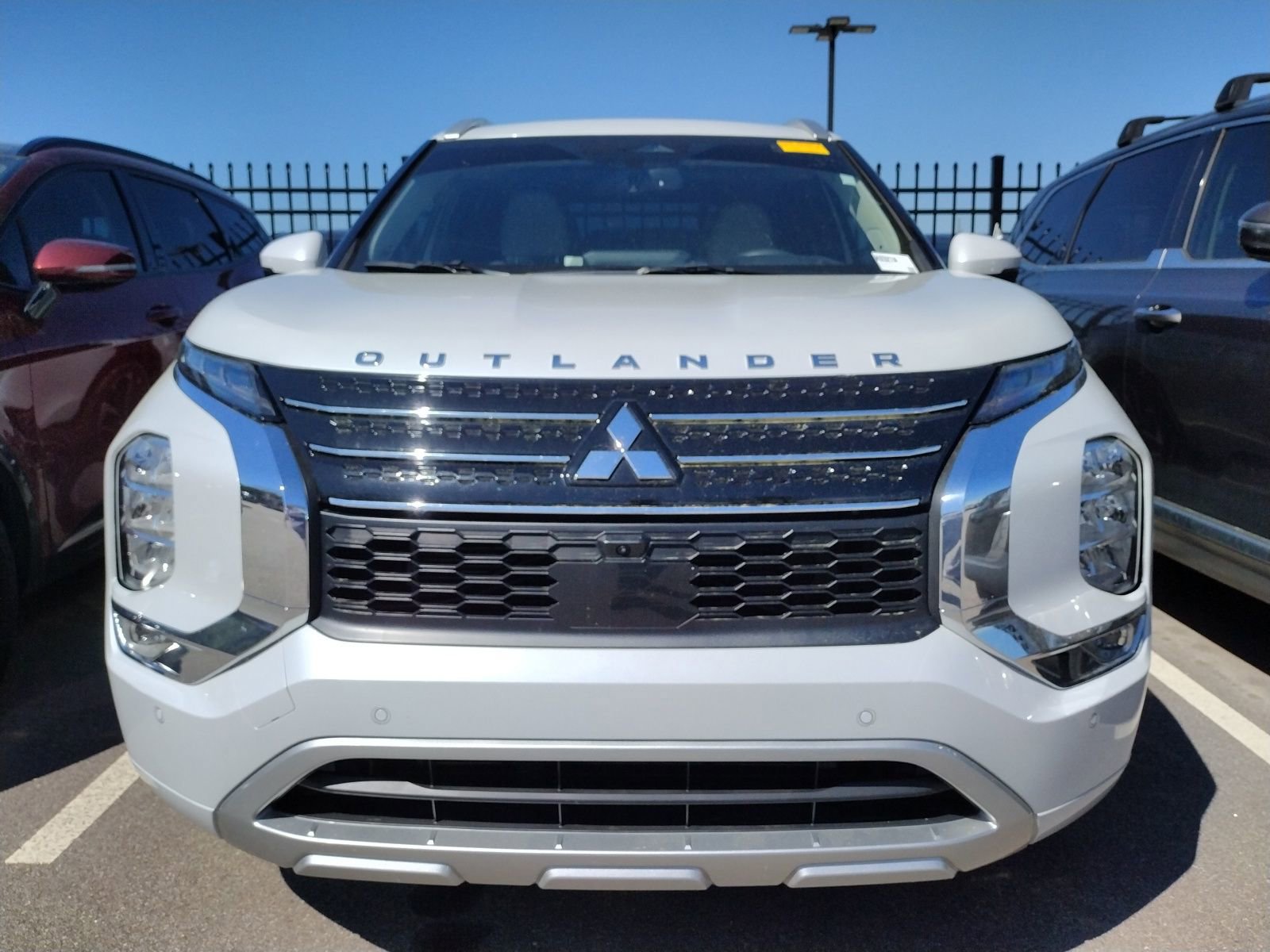 Used 2023 Mitsubishi Outlander SEL video 2