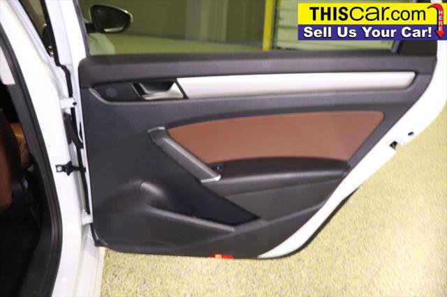 Used 2021 Volkswagen Passat 2.0T SE w/ Luggage Net & Mats Package FWD image 34