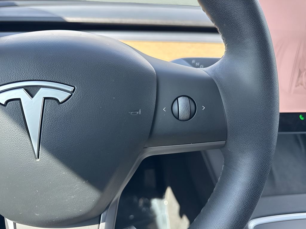 Used 2023 Tesla Model Y Long Range image 17