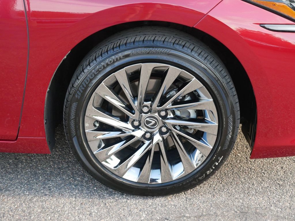 Certified 2025 Lexus ES 300h Ultra Luxury w/ Accessory Package (Z2) FWD image 8