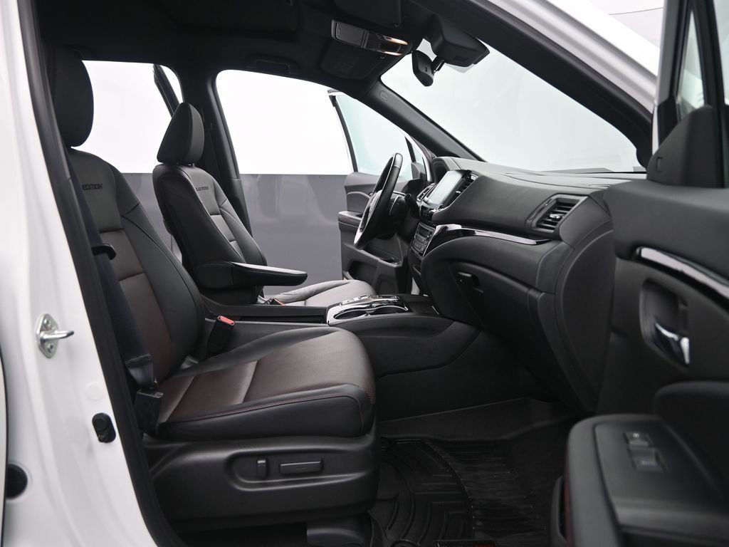 Used 2021 Honda Ridgeline Black Edition image 18