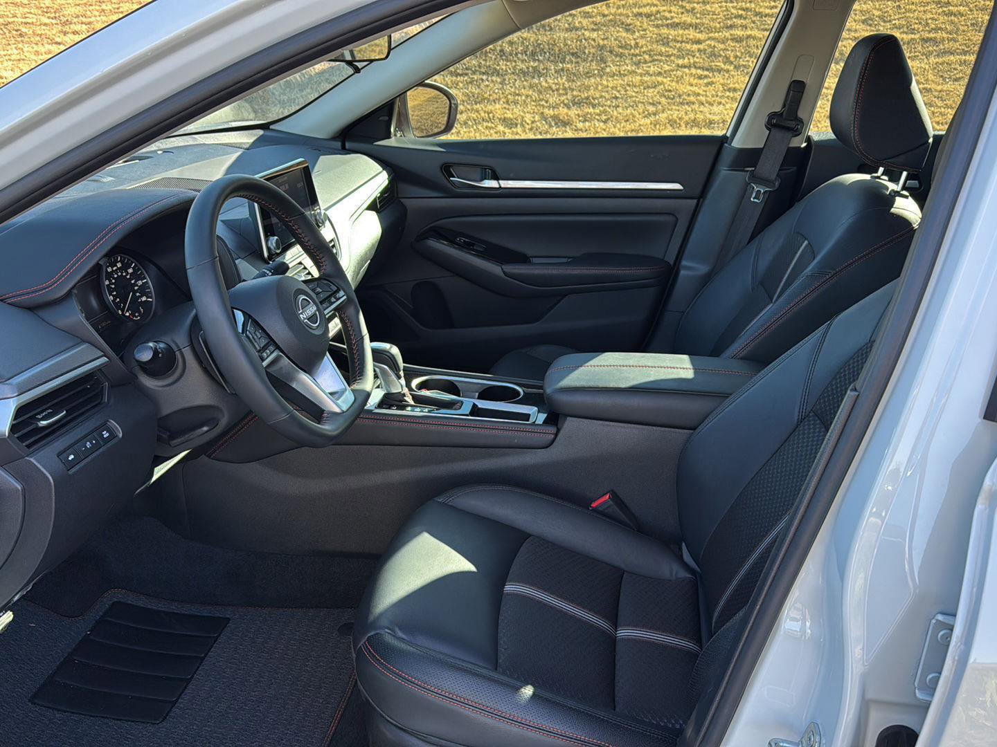 Used 2025 Nissan Altima 2.5 SR image 8