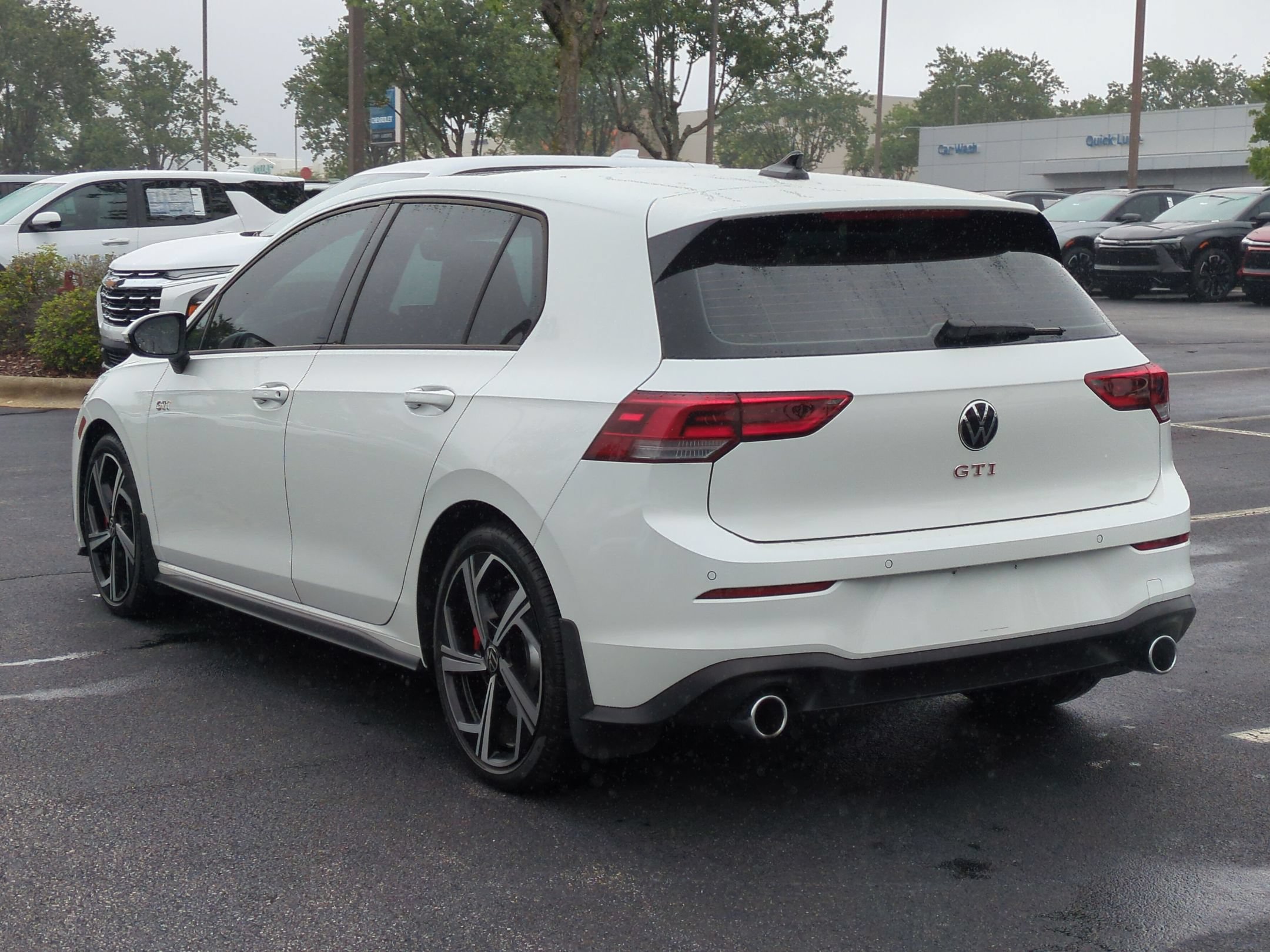 Used 2025 Volkswagen Golf SE FWD image 8