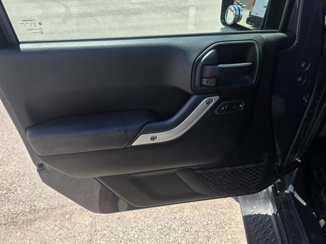 Used 2018 Jeep Wrangler Unlimited Sahara AWD/4WD image 10