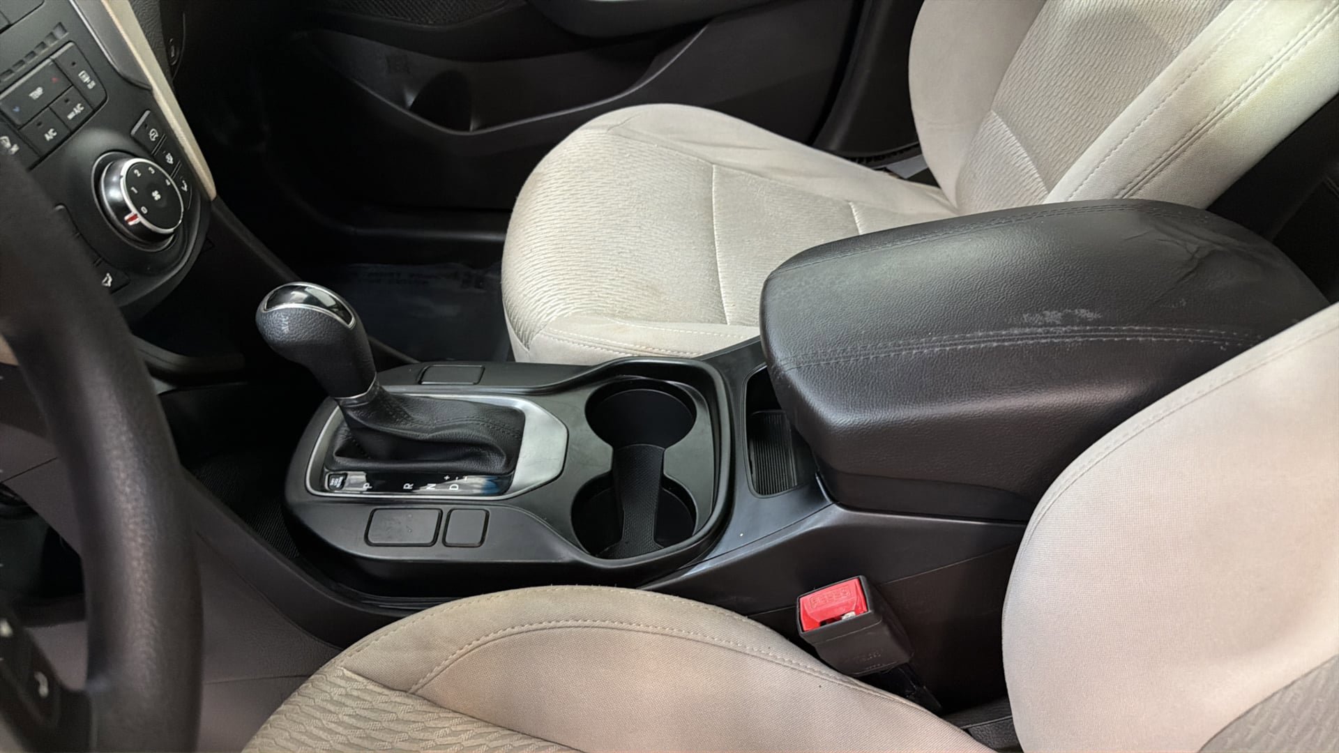 Used 2014 Hyundai Santa Fe Sport FWD image 25
