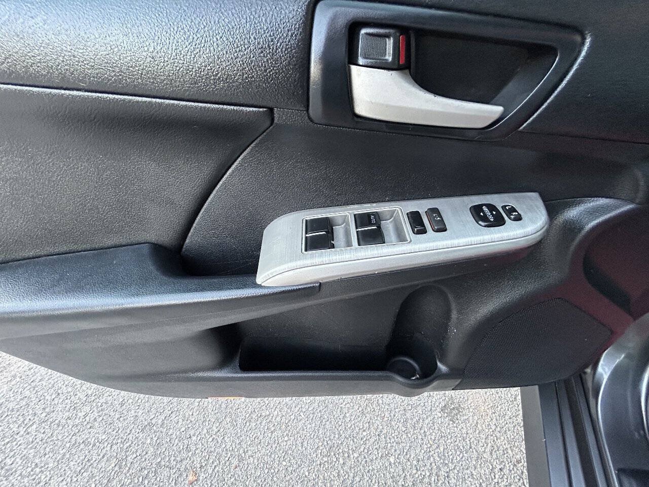 Used 2013 Toyota Camry SE FWD image 15