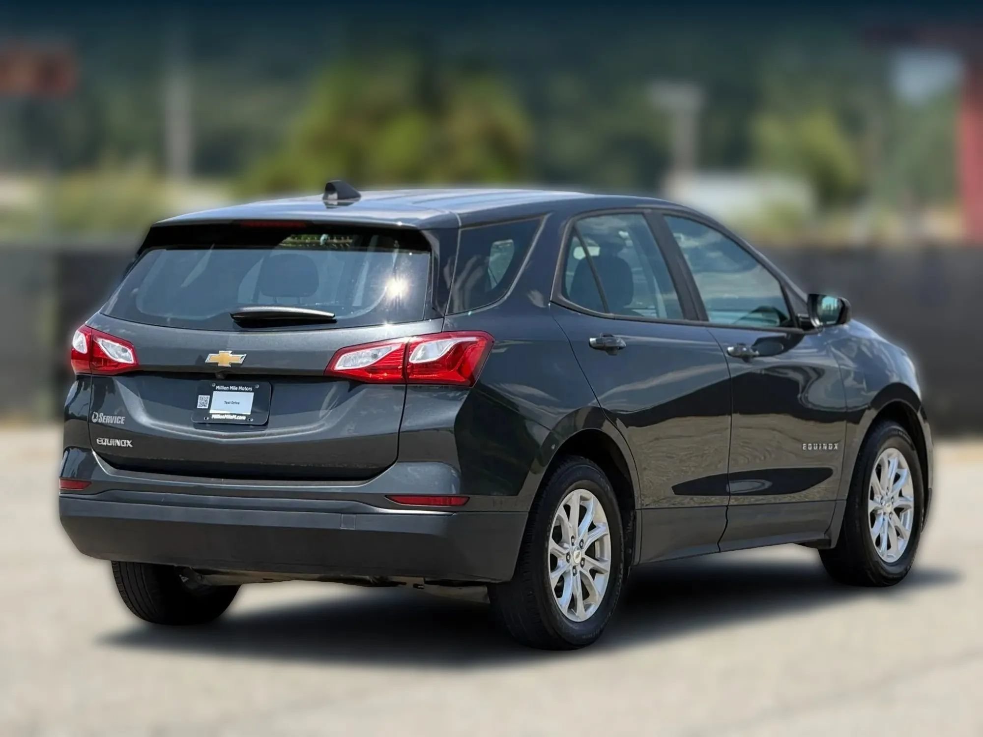 Used 2021 Chevrolet Equinox LS w/ LPO, Floor Liner Package FWD image 9