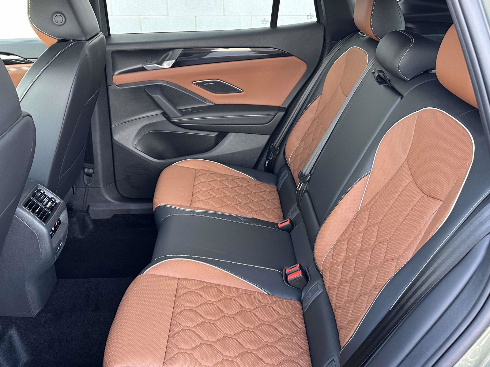 New 2026 Volkswagen Tiguan SEL R-Line AWD/4WD image 13