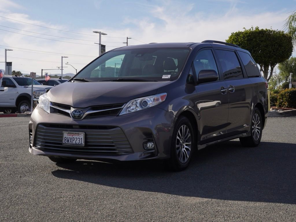 Used 2020 Toyota Sienna XLE image 9