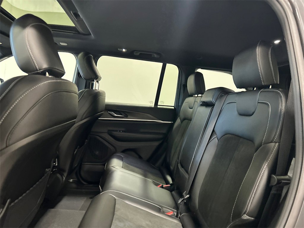 New 2026 Jeep Grand Cherokee Laredo image 33