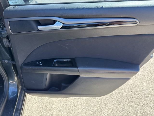 Used 2015 Ford Fusion SE w/ Equipment Group 201A image 10