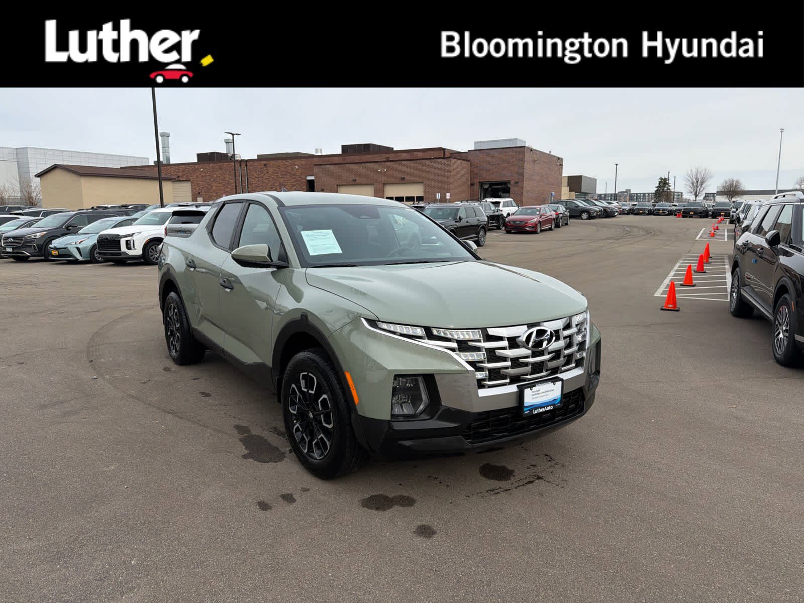 Used 2024 Hyundai Santa Cruz SE image 1