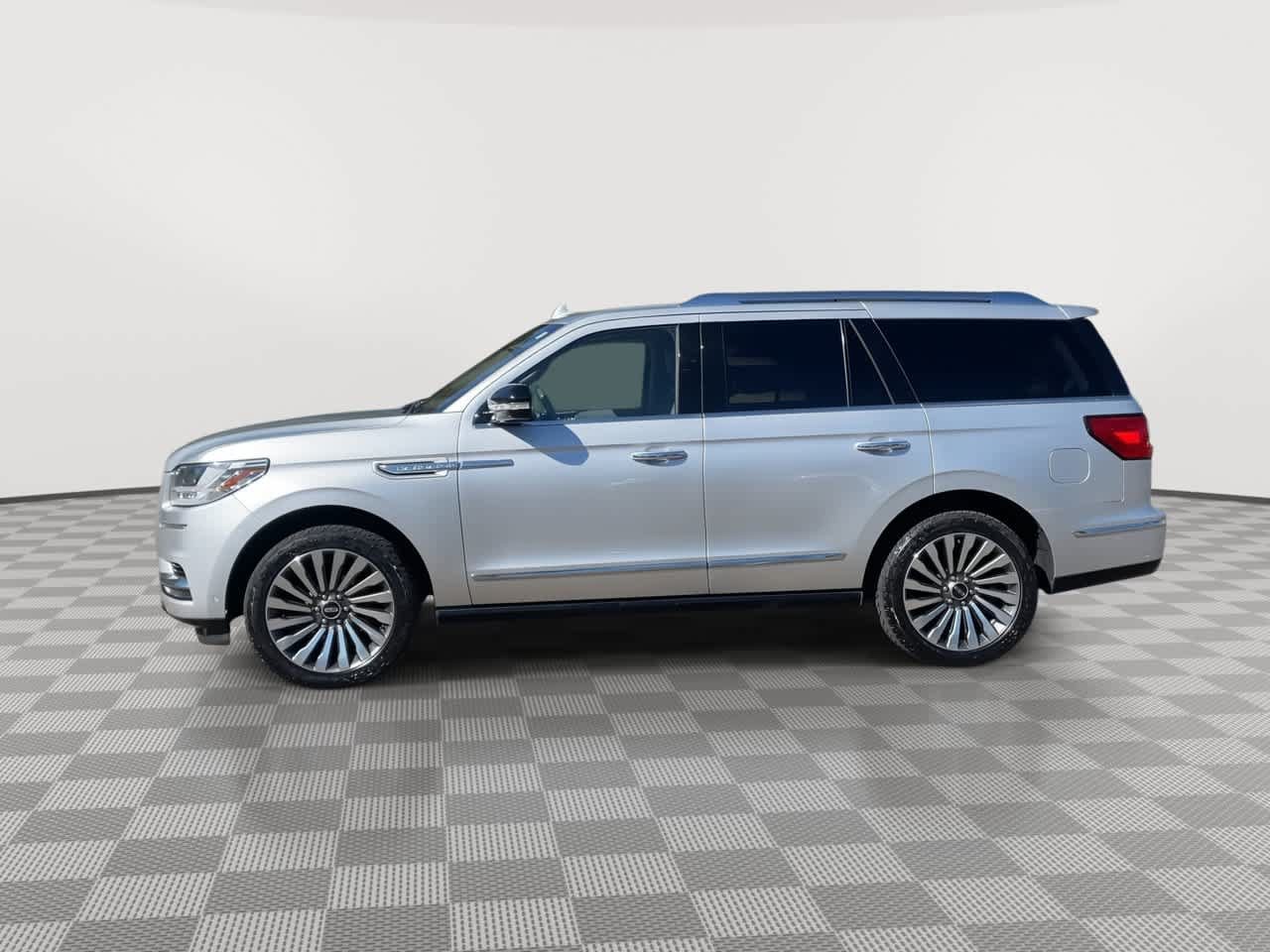 Used 2019 Lincoln Navigator Reserve AWD/4WD image 5