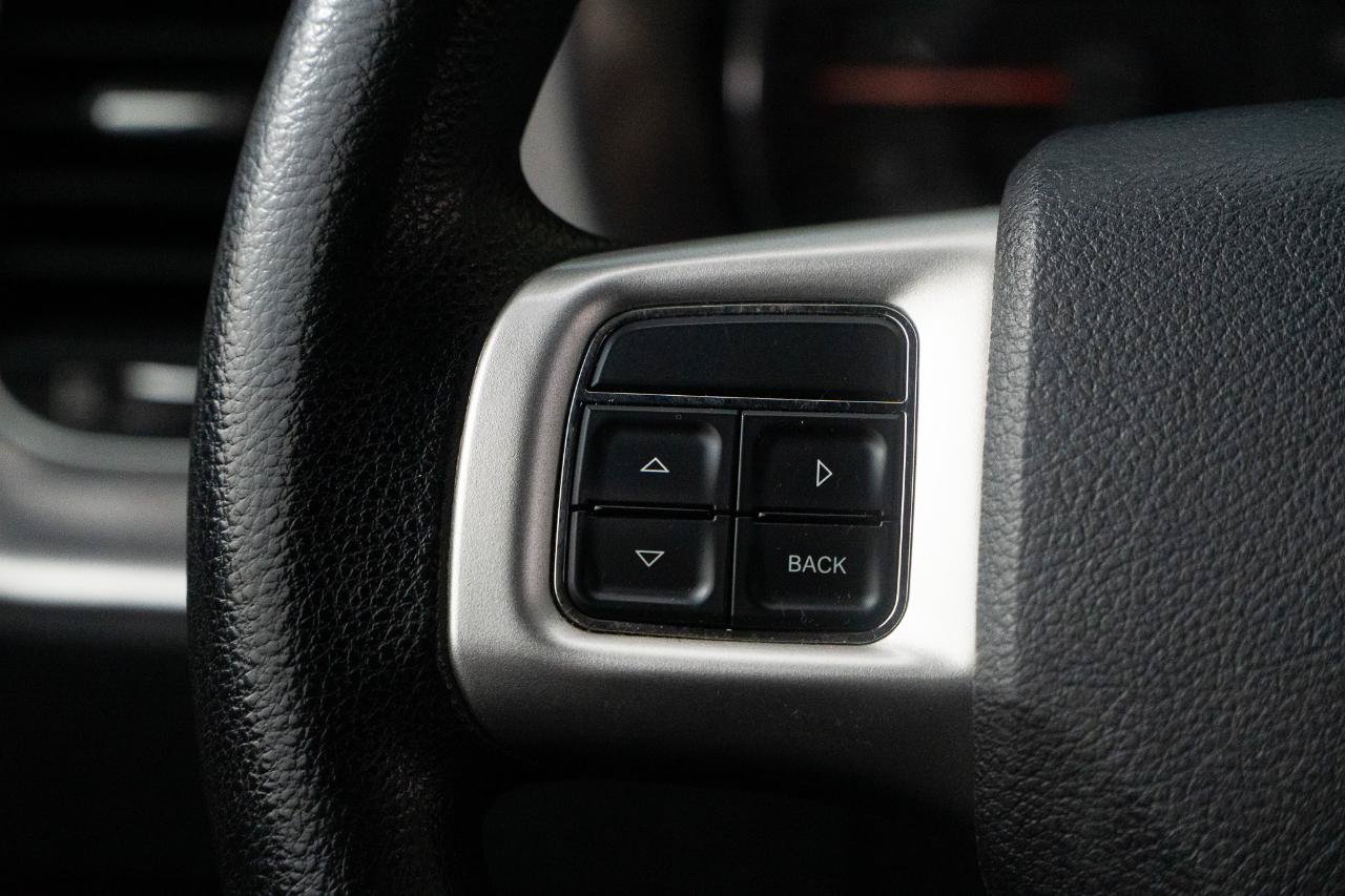 Used 2013 Dodge Charger SE RWD image 32