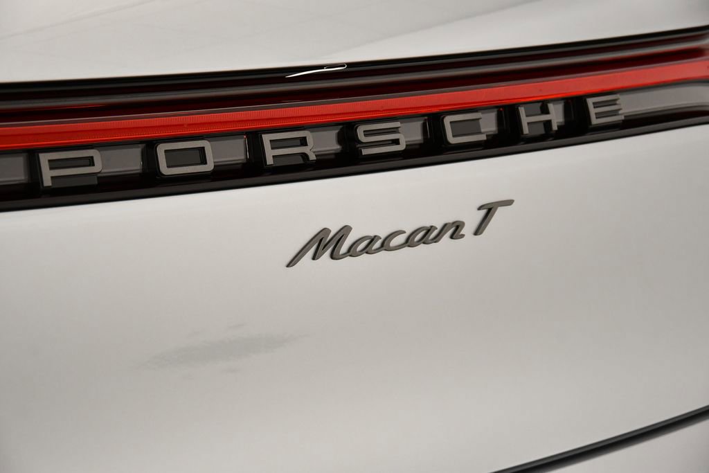 Certified 2025 Porsche Macan Turbo image 11