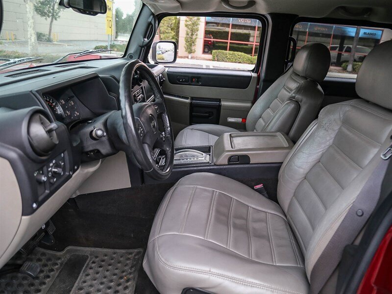 Used 2005 HUMMER H2 w/ Preferred Equipment Group AWD/4WD image 24