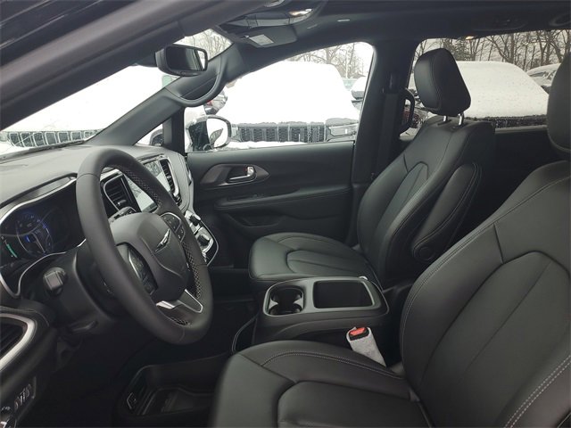 New 2026 Chrysler Pacifica Select image 18