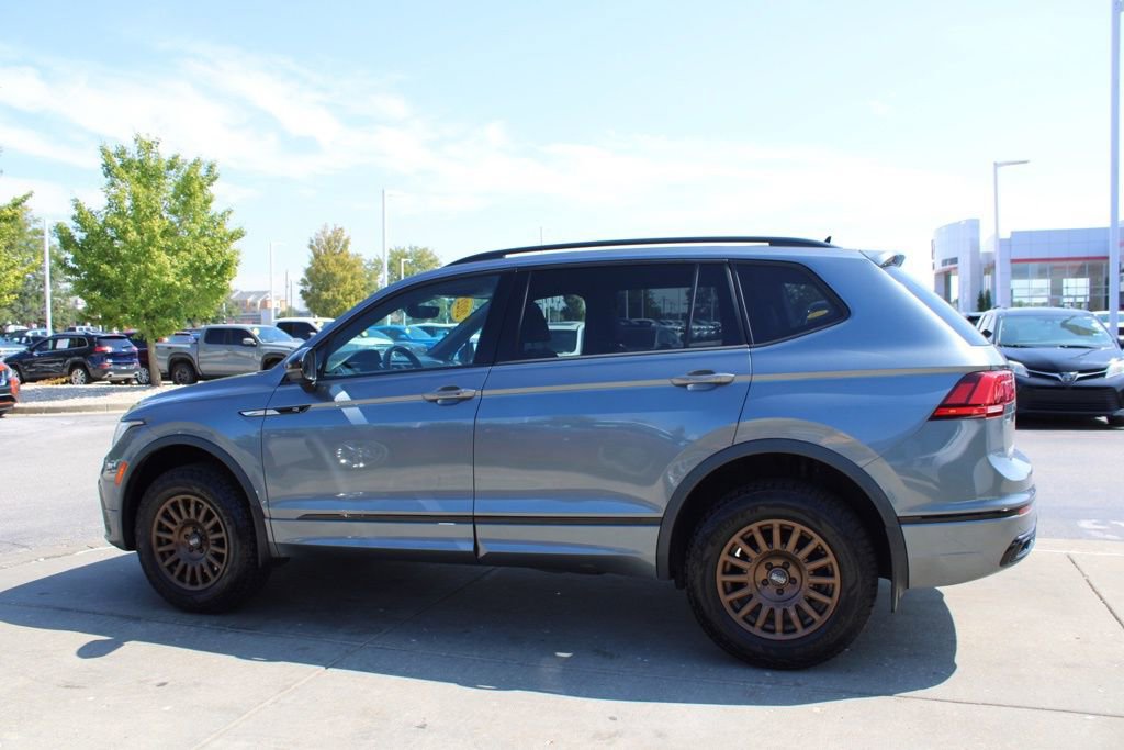 Used 2022 Volkswagen Tiguan SE R-Line image 4