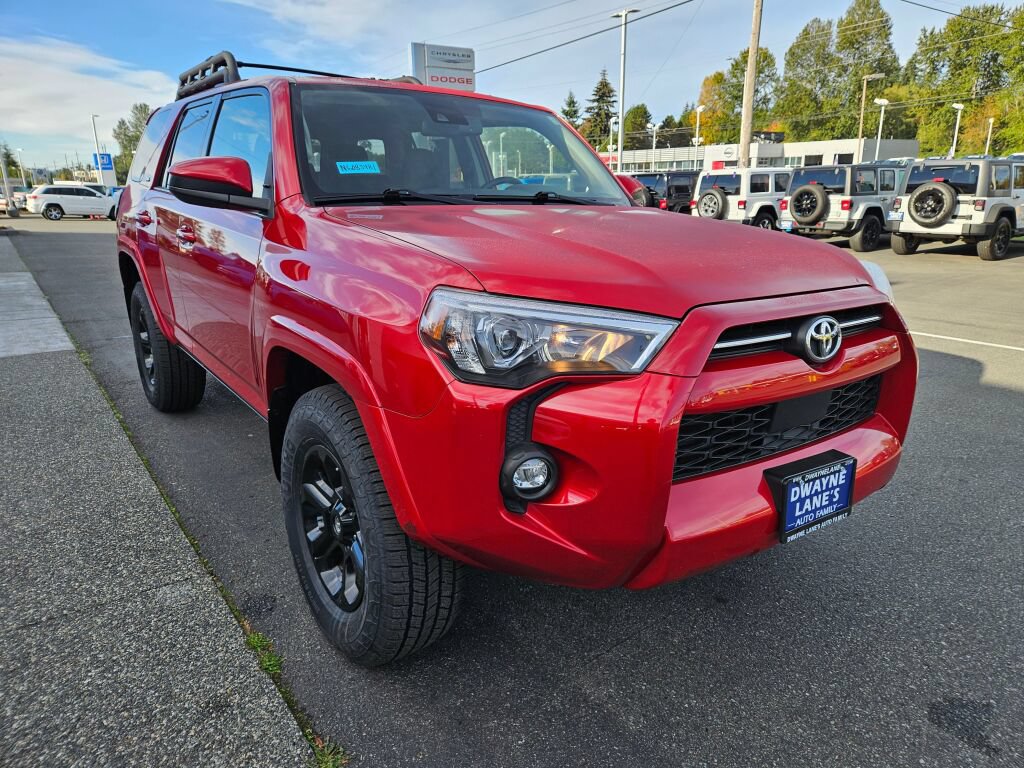 Used 2022 Toyota 4Runner SR5 AWD/4WD image 7