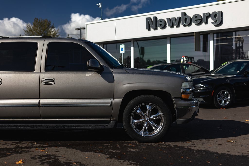 Used 2003 Chevrolet Suburban 4WD image 7