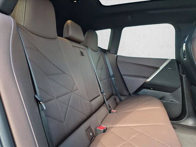Used 2024 BMW iX xDrive50 w/ Sport Package AWD/4WD image 21