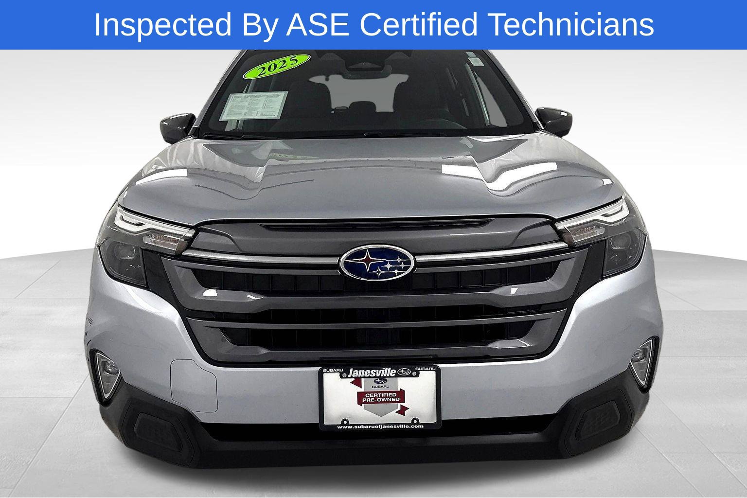 Certified 2025 Subaru Forester Premium AWD/4WD image 2