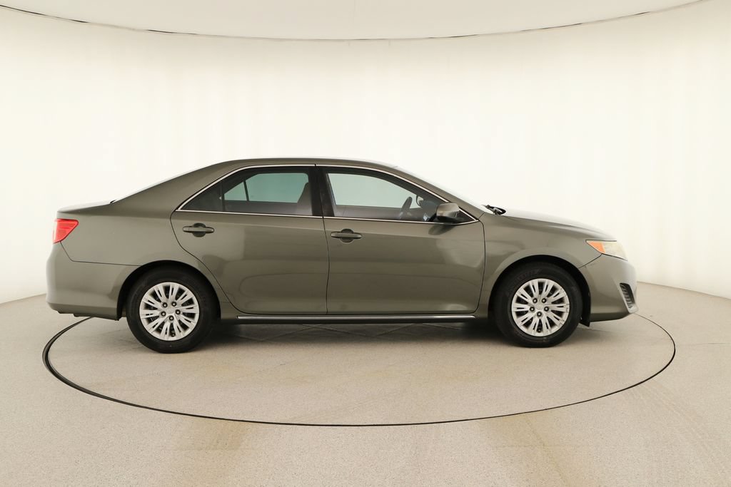 Used 2014 Toyota Camry LE FWD image 8